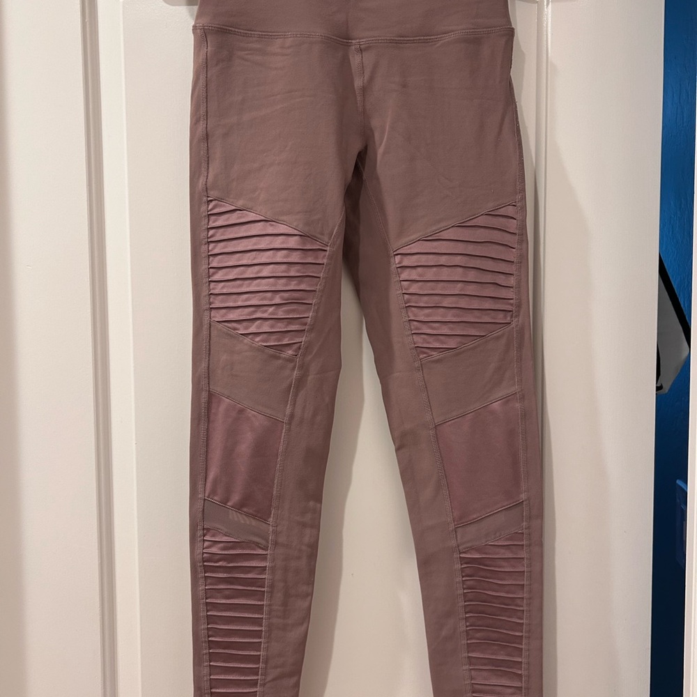 ALO Yoga pink rose Apparel